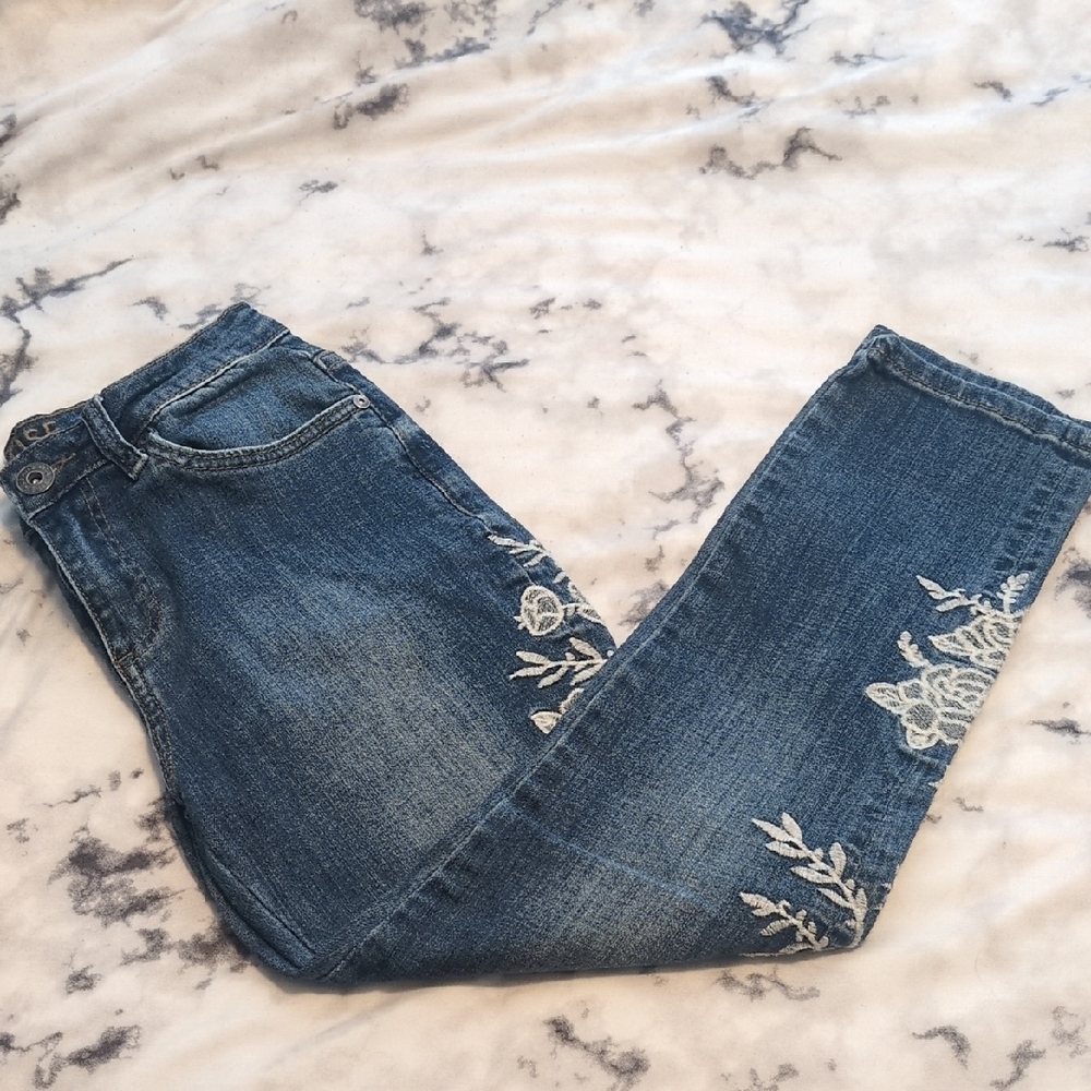 Cartise Embroidered Blue Women's Jeans